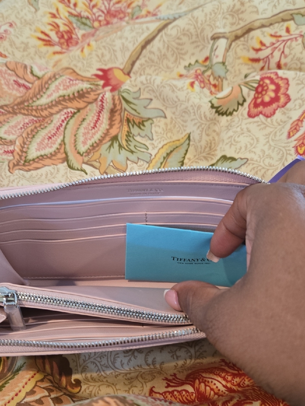 Tiffany & Co. Pastel Pink Pebbled Leather Zip Wallet - Picture 3 of 3